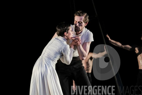 THE HEART OF MY HEART / Gil Carlos Harush /  Ballet de l Opéra national du Rhin