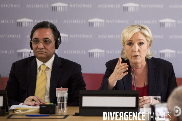 Conférence de presse de Marine LE PEN sur l islam radical en France