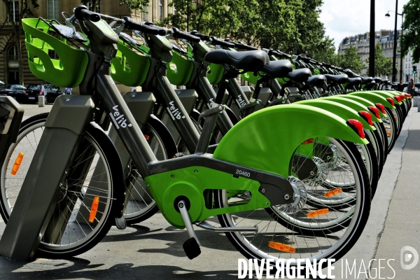 Vélib Métropole, Vélo en libre-service à Paris. Velib Metropole self-service public bicycle rental.