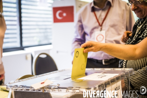 Elections Turquie. Bureau de vote du consulat Turc à Strasbourg