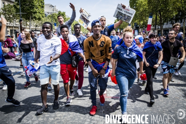 Coupe du Monde de Football 2018 - L attente des Bleus sur les Champs