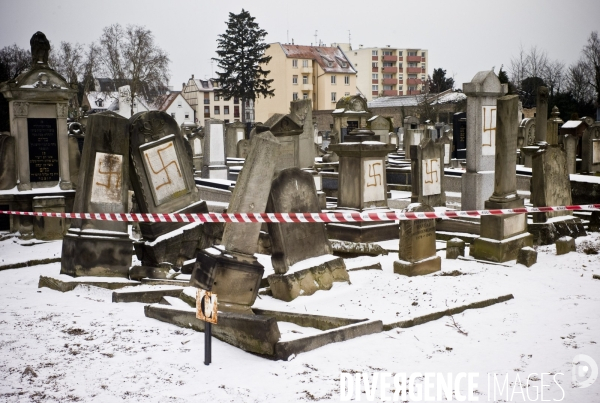 Profanation d un cimetière juif à Strasbourg