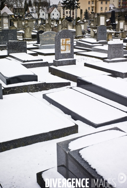 Profanation d un cimetière juif à Strasbourg