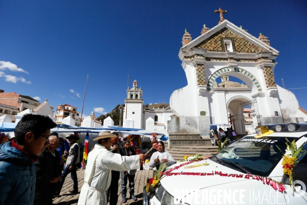 Baptême des voitures à Copacabana, Bolivie