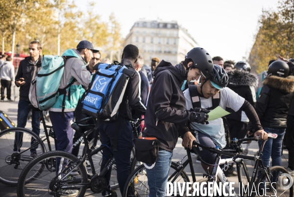 Manifestation des livreurs deliveroo a paris.