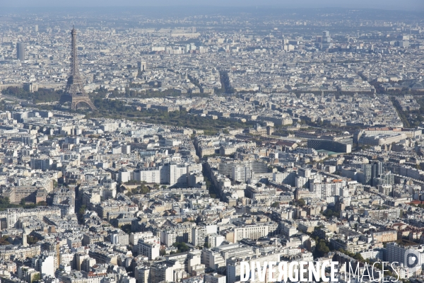 Vues aériennes de Paris et du sud de l Ile--de-France