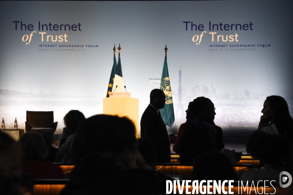 Emmanuel Macron à l Unesco pour réglementer l internet