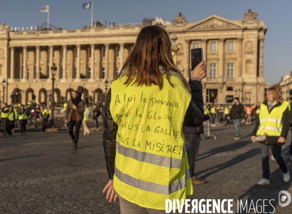 Manif des gilets jaunes sur le champs Elysées à Paris