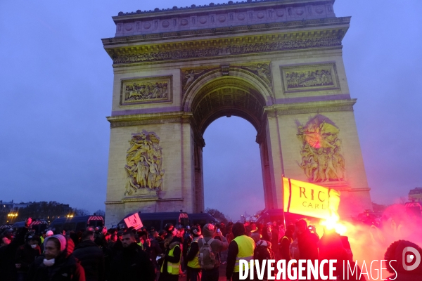 Manifestation Gilet jaune acte 9 Paris. Yellow Vest protest in Paris.