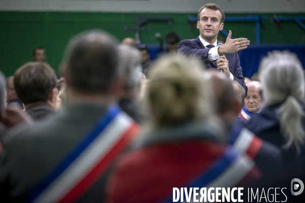 Emmanuel Macron : Grand Débat à Bourgtheroulde , Eure