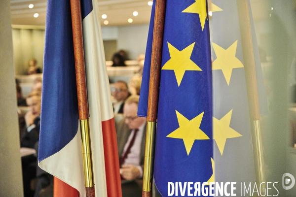 Remise des cahiers de doléances de l Association des maires d Ile-de-France (AMIF)