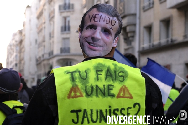 Gilets Jaunes Paris Acte 14. French yellow vests (Gilets jaunes) Protest Paris. .