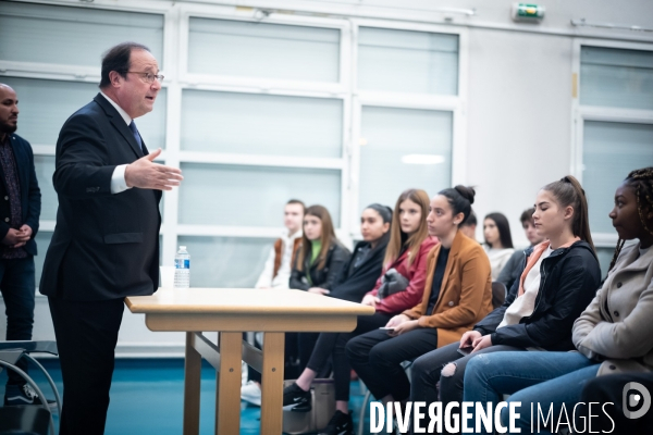 François Hollande au lycée Blaise Cendrars à Sevran