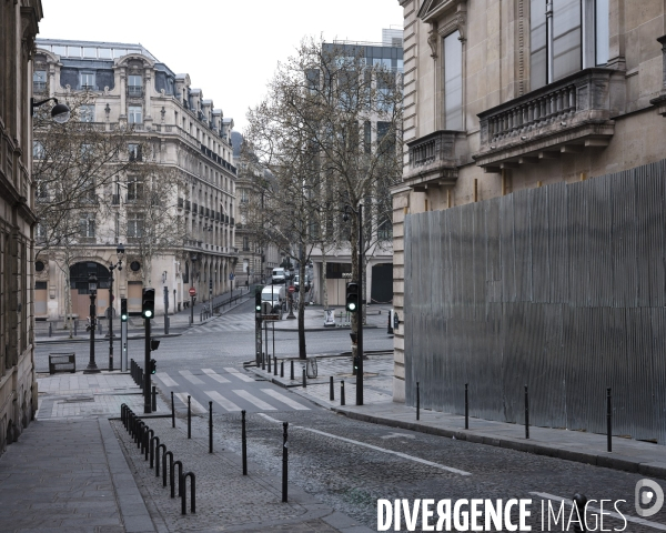 Protection des commerces aux Champs Elysées
