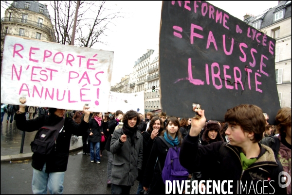 Manifestation des lycéens contre les reformes Darcos, à Paris le 18 decembre 2008.