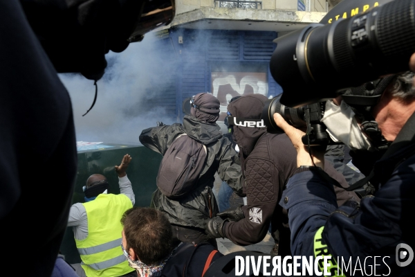 La Couverture Médiatique des Gilets jaunes à Paris. The Media Coverage of the Yellow Vests Revolt in Paris.