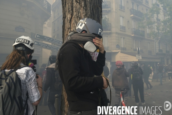 La Couverture Médiatique des Gilets jaunes à Paris. TheÊMedia CoverageÊof theÊYellow Vests Revolt in Paris.