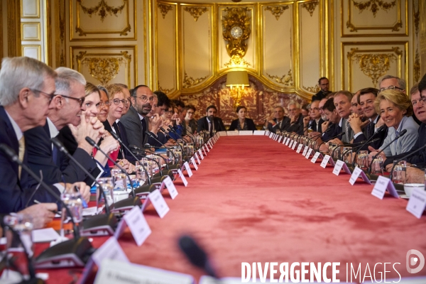 Matignon, Edouard Philippe et partenaires sociaux pour mesures Macron, suite gilets jaunes