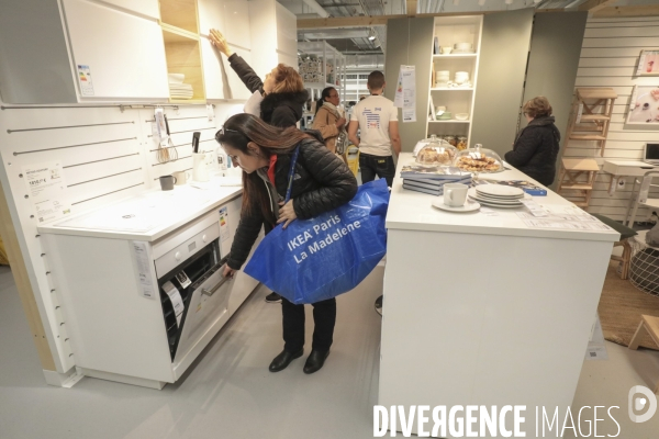 Ikea ouvre son premier magasin a paris
