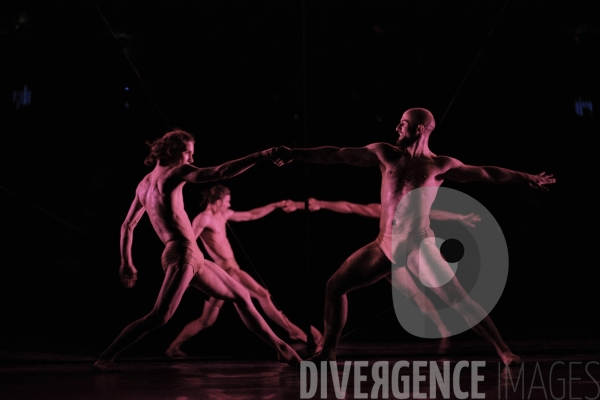 Tree of Codes / Wayne McGregor / ballet de l opéra national de Paris