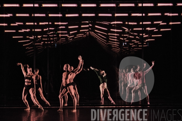 Tree of Codes / Wayne McGregor / ballet de l opéra national de Paris