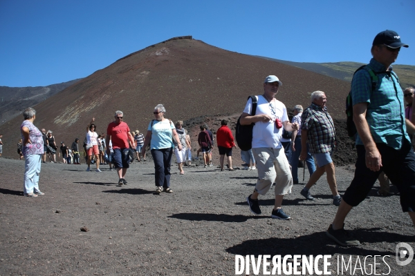 Tourisme de masse sur les flancs de l Etna