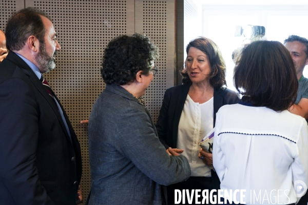 Agnès BUZYN présente son pacte de refondation des urgences aux partenaires sociaux et à la presse.
