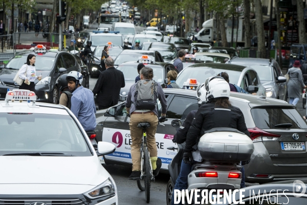 Le chaos des embouteillages dans Paris.