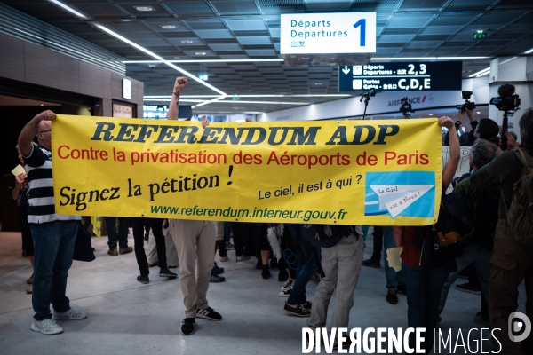 Manifestation des Gilets Jaunes à Orly contre la privatisation de ADP