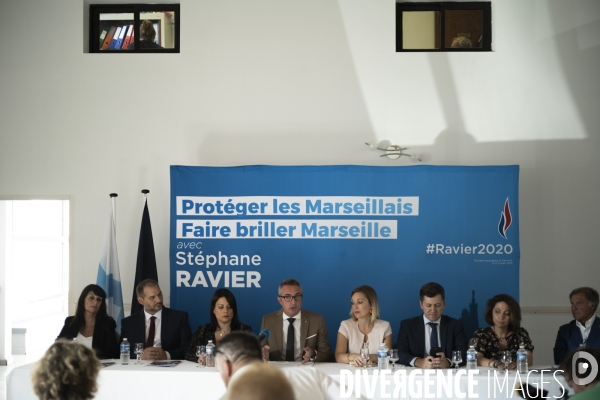 Stéphane Ravier (RN) se présente à la mairie de Marseille