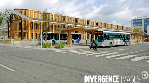 Le siége de Nature et Découvertes dans le nouveau quartier de la gare Versailles Chantiers