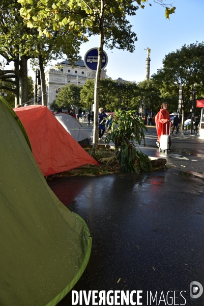 Camps des militants écologistes d Extinction Rebellion, au centre de Paris, . ZAD in Paris, by ecologist activists of Extinction Rebellion, Rivoli street.