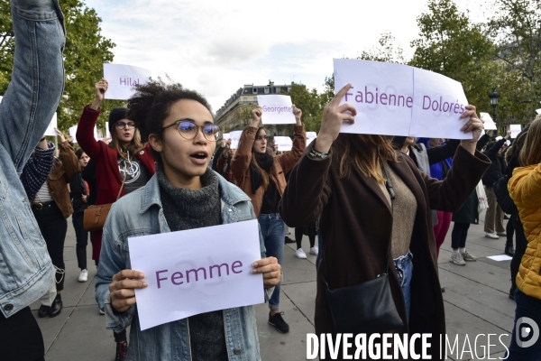 Die-in du collectif NOUS TOUTES contre le féminicide.Die-in du collectif NOUS TOUTES contre le féminicide. Die-in against feminicide.