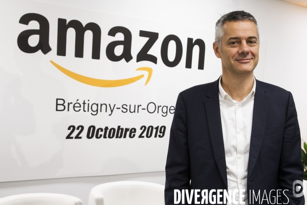 Amazon inaugure son nouveau centre de distribution robotisé en France.