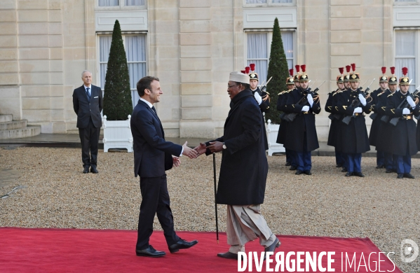 Emmanuel Macron reçoit Idriss deby