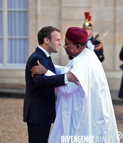 Emmanuel Macron reçoit Mahamadou Issoufou