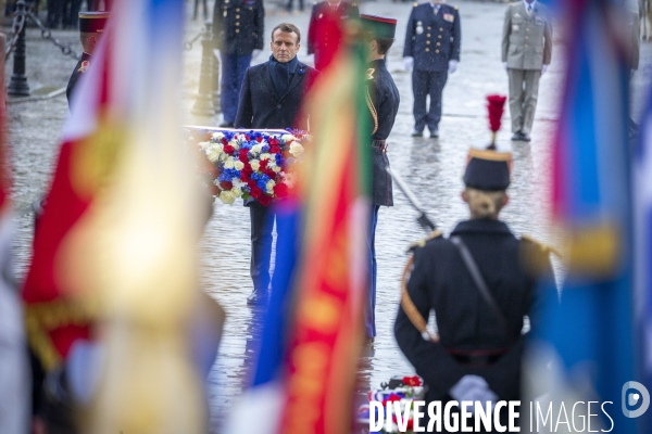 Cérémonie célébration de l armistice du 11 novembre 1918 sous l Arc de Triomphe à Paris