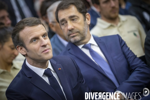 Emmanuel Macron , grand debat national à Greoux-les-bains