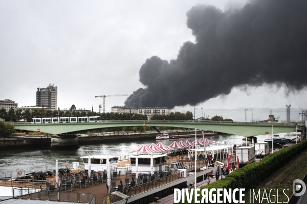 Incendie de l usine Lubrizol à Rouen le 26 septembre 2019