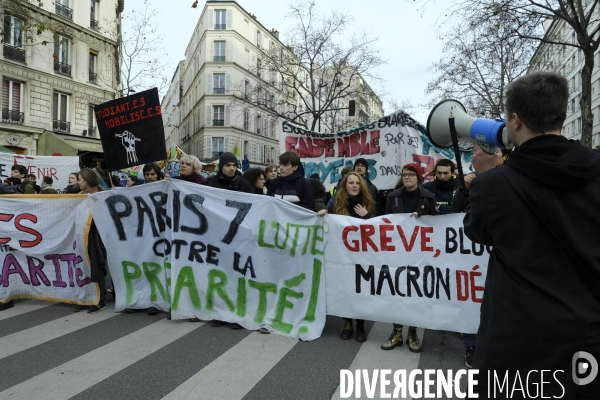 ÊManifestation contre la reforme des retraites Paris. Protest against the government s pension overhaul Paris.