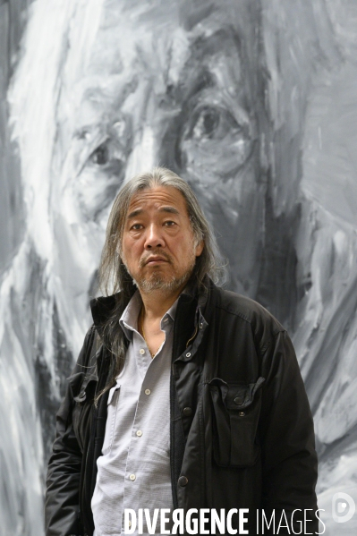 Yan Pei-Ming, peintre, dans son atelier d Ivry sur Seine