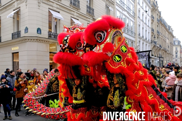 Le défilé du Nouvel an Chinois rue du faubourg saint Honoré