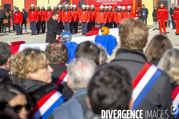 Emmanuel Macron: cérémonie pour trois sauveteurs accidentés à Nîmes-Garons
