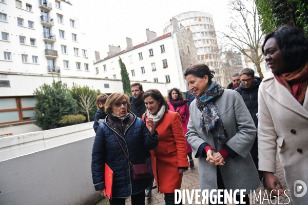 Elections municipales / Agnes Buzyn en campagne dans le 12ème arrondissement