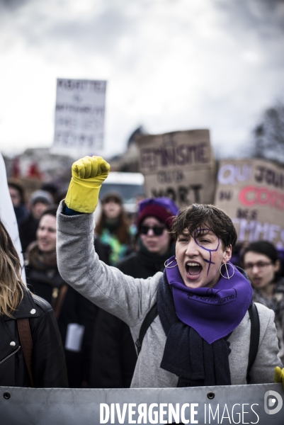 Journee internationale des droits des femmes, marche a paris.