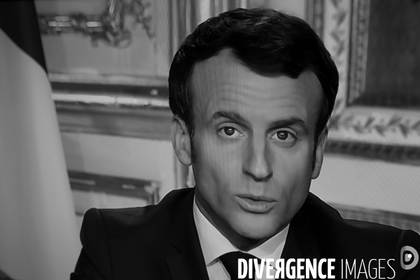 Ç Nous sommes en guerre éÊAllocution télévisée d Emmanuel Macron. Ê ÒWe are at warÓ TV address by Emmanuel Macron.