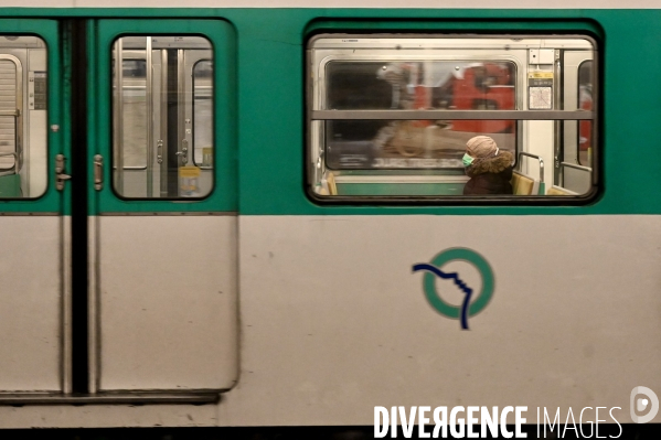 Montparnasse, transports pendant le dixième jour de confinement.