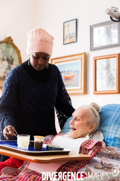 Auxiliaire de vie: une aide de vie précieuse pour les seniors