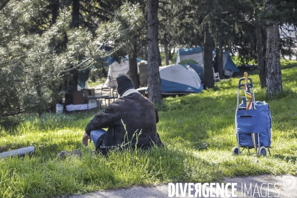 CORONAVIRUS - Tentes de sans-abris à la Porte de Bagnolet