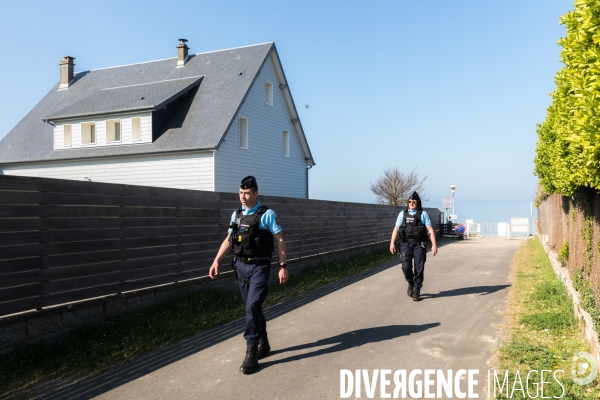Patrouille avec la gendarmerie nationale sous confinement en Normandie